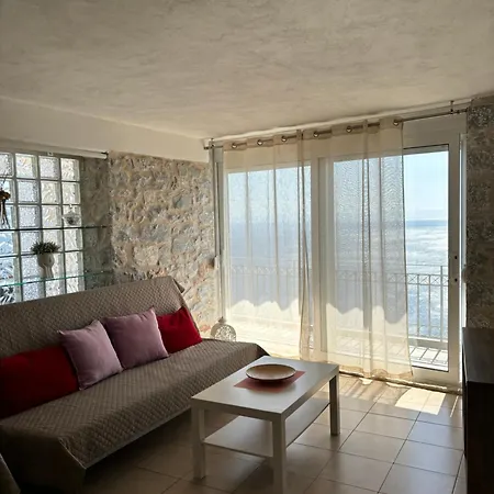 Amerini's Stone Tatil Evi Argilia