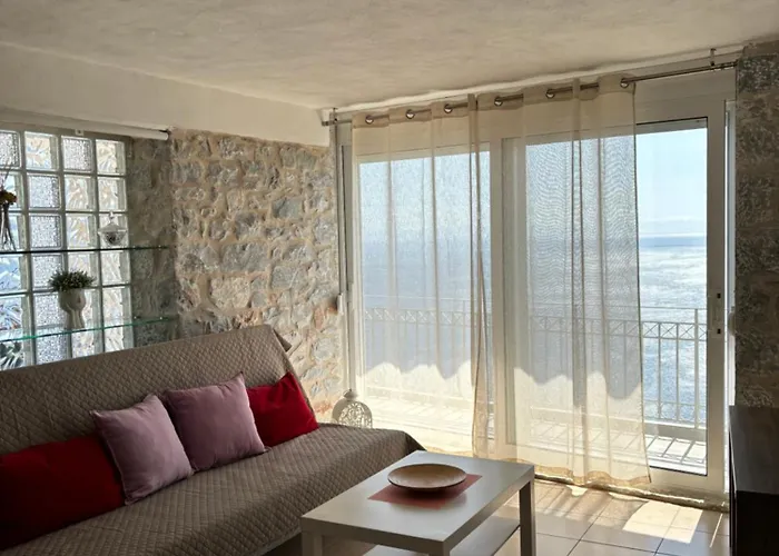 Amerini's Stone Hébergement de vacances Argilia